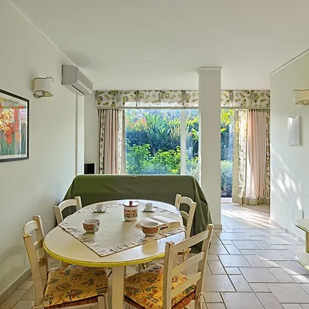 מלון דירות Nel Giardino Di Renzo - Mareri 4*