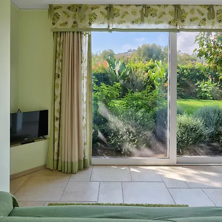 מלון דירות Nel Giardino Di Renzo - Mareri 4*