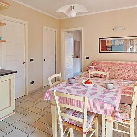 Nel Giardino Di Renzo Apartahotel Imperia