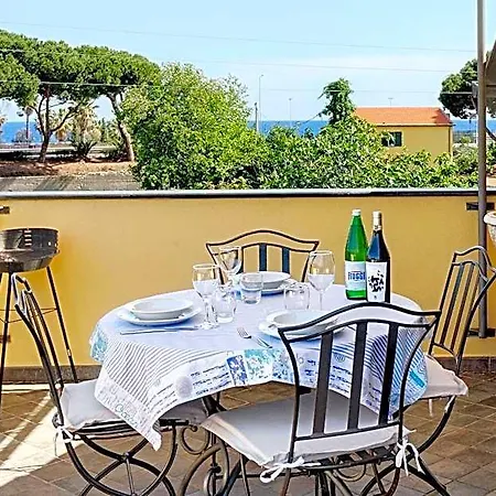 Nel Giardino Di Renzo - Mareri Apartahotel Imperia