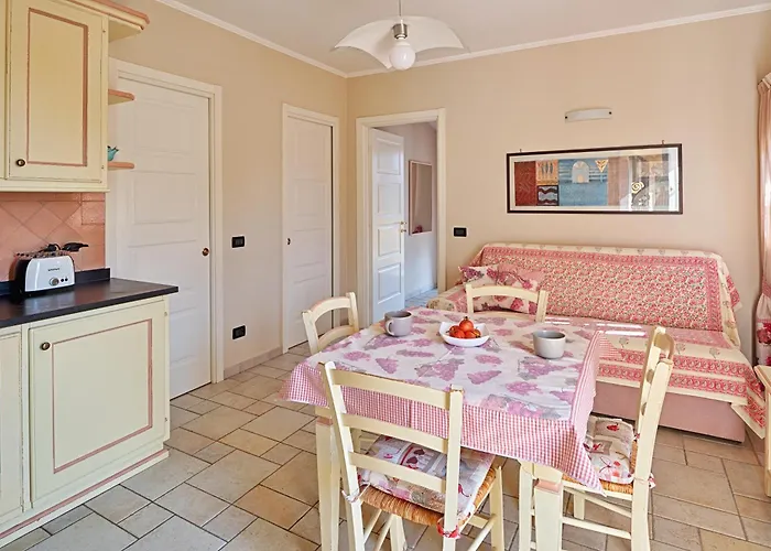 Nel Giardino Di Renzo - Mareri 公寓式酒店 因佩里亚