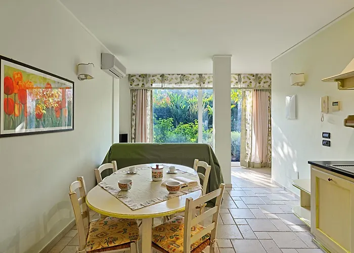 Lejlighedshotel Nel Giardino Di Renzo - Mareri 4*